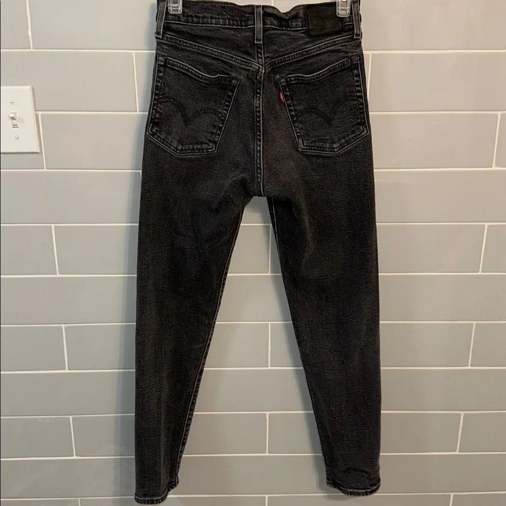 Levi’s High Rise Tapered Jeans - Picture 9 of 17